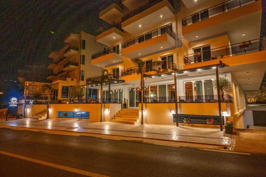 4 Sterne Hotel: Azure Inn Hotel - Saranda, Vlora