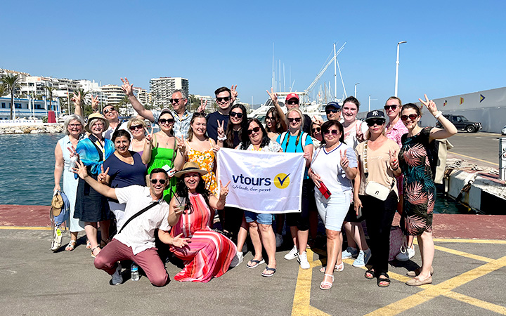 Gruppenfoto vor der Bootsfahrt nach Marbella