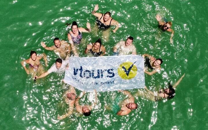 Schimmen im Meer bei Mauritius