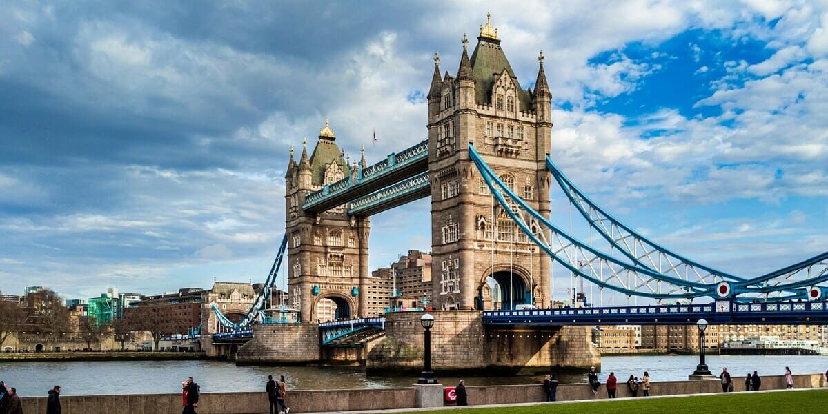 Pauschalreise London: Tower Bridge