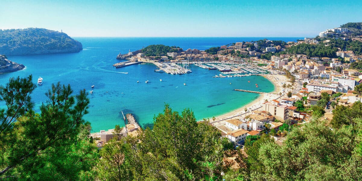 Port de Sóller im Nordwesten von Mallorca